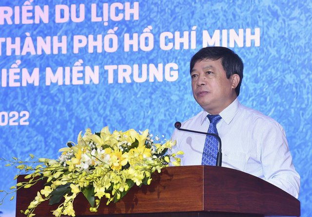 Thứ trưởng Bộ VHTTDL Đoàn Văn Việt phát biểu chỉ đạo tại Diễn đàn